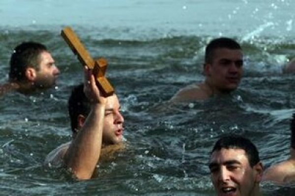 Brăila: Şapte concurenţi înscrişi în cursa pentru recuperarea Crucii de Bobotează